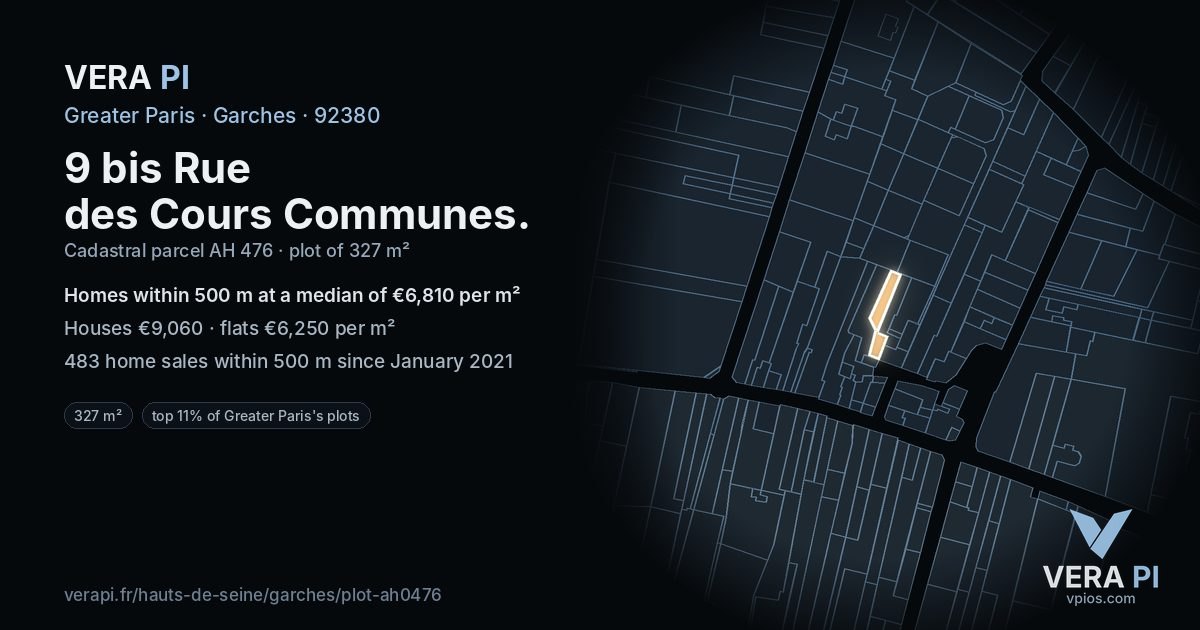 9 bis Rue des Cours Communes, Garches at night – the plot lit, the parcels around coloured by the prices near them