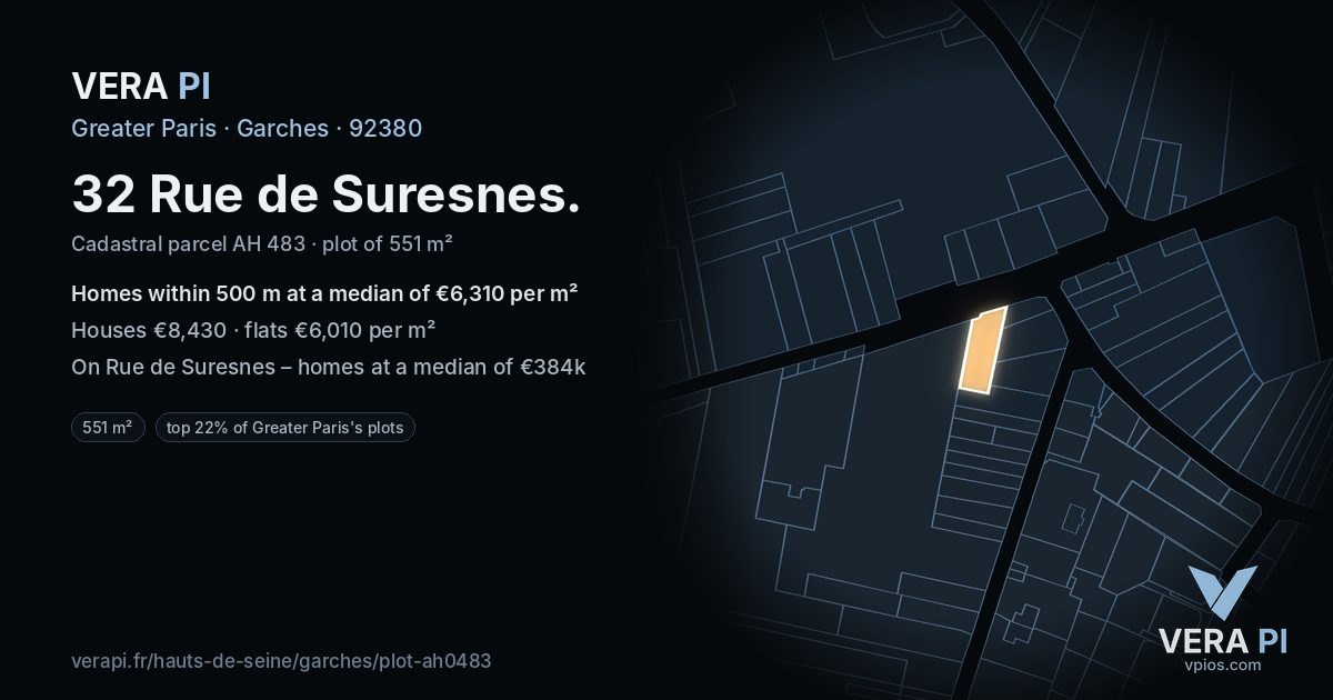 32 Rue de Suresnes, Garches at night – the plot lit, the parcels around coloured by the prices near them