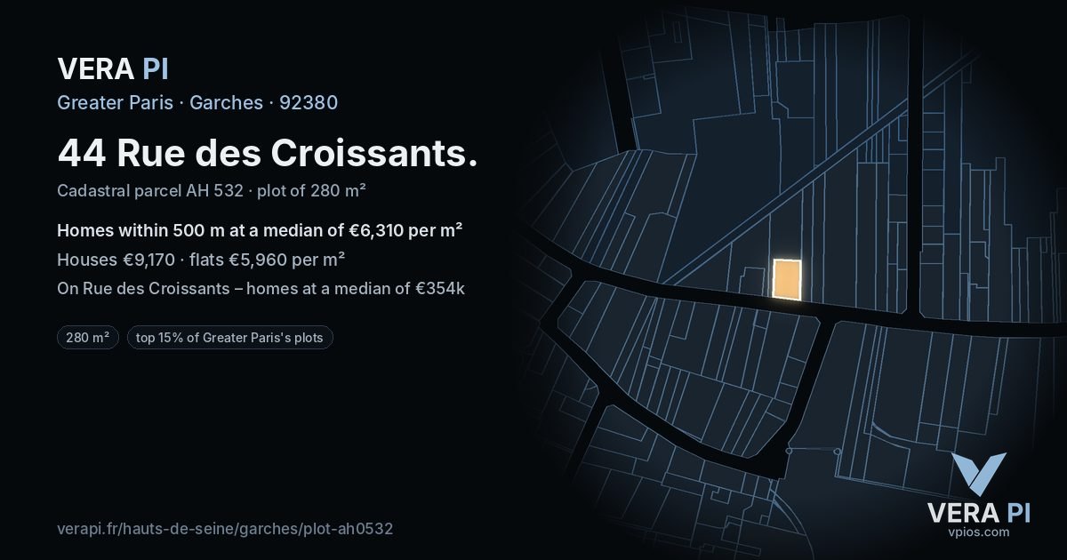 44 Rue des Croissants, Garches at night – the plot lit, the parcels around coloured by the prices near them