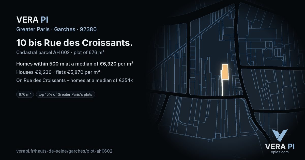 10 bis Rue des Croissants, Garches at night – the plot lit, the parcels around coloured by the prices near them