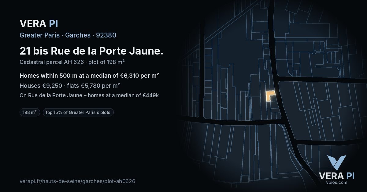 21 bis Rue de la Porte Jaune, Garches at night – the plot lit, the parcels around coloured by the prices near them