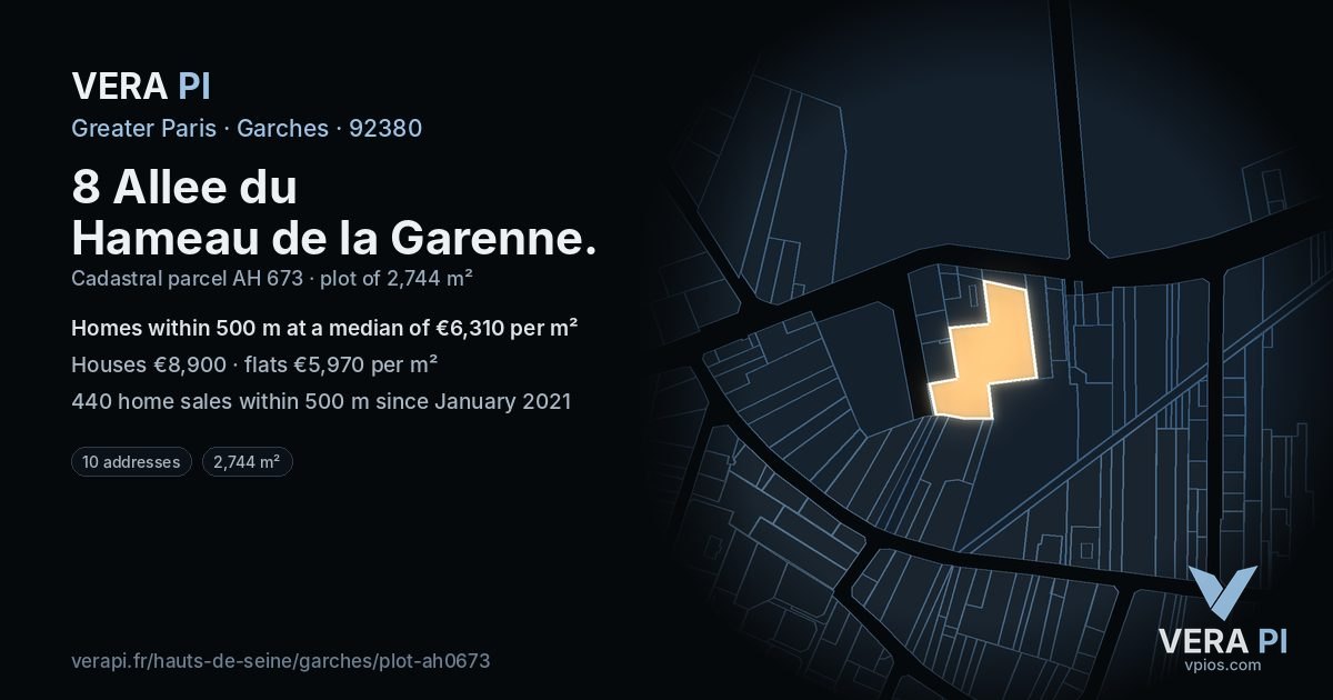 8 Allee du Hameau de la Garenne, Garches at night – the plot lit, the parcels around coloured by the prices near them