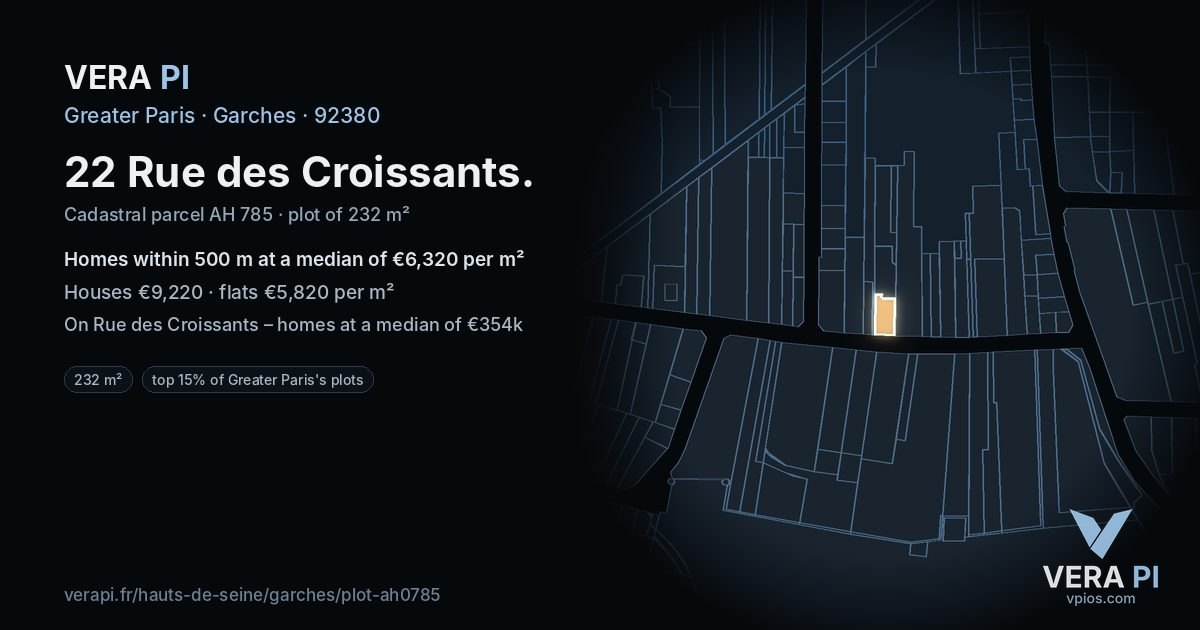 22 Rue des Croissants, Garches at night – the plot lit, the parcels around coloured by the prices near them