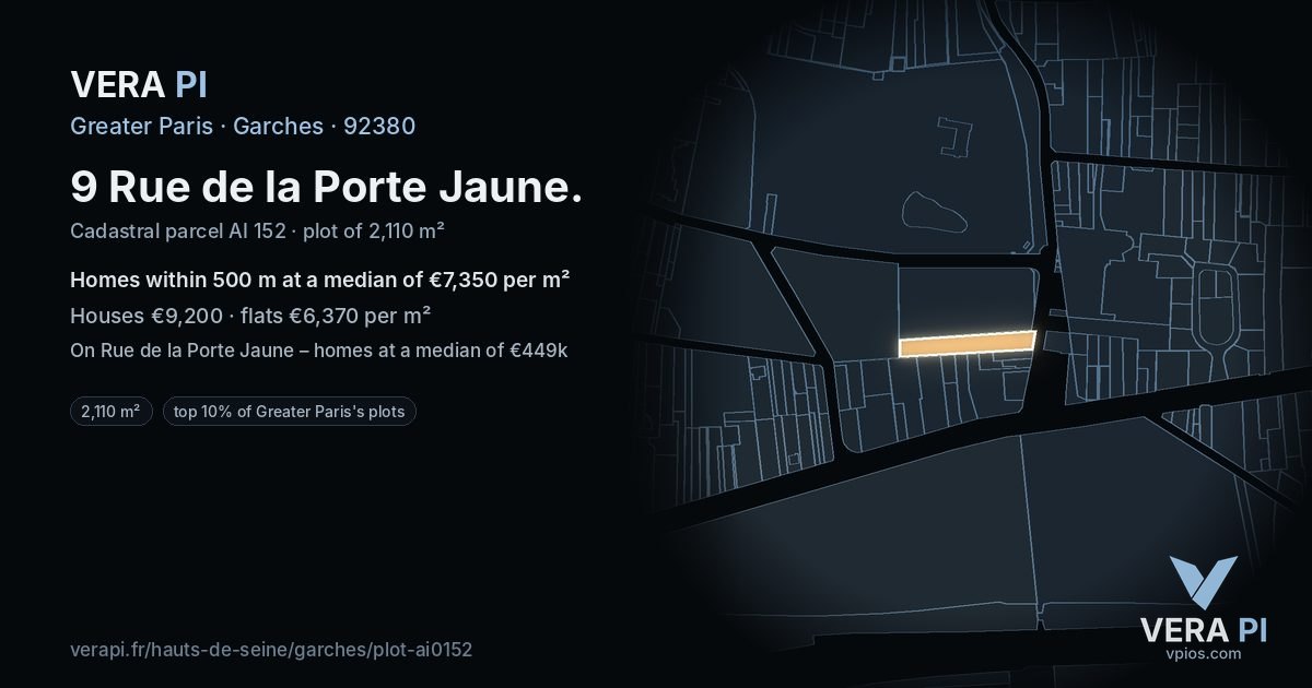 9 Rue de la Porte Jaune, Garches at night – the plot lit, the parcels around coloured by the prices near them