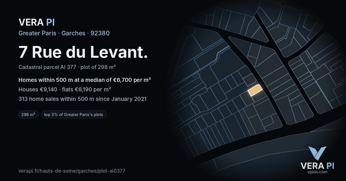 7 Rue du Levant, Garches at night – the plot lit, the parcels around coloured by the prices near them