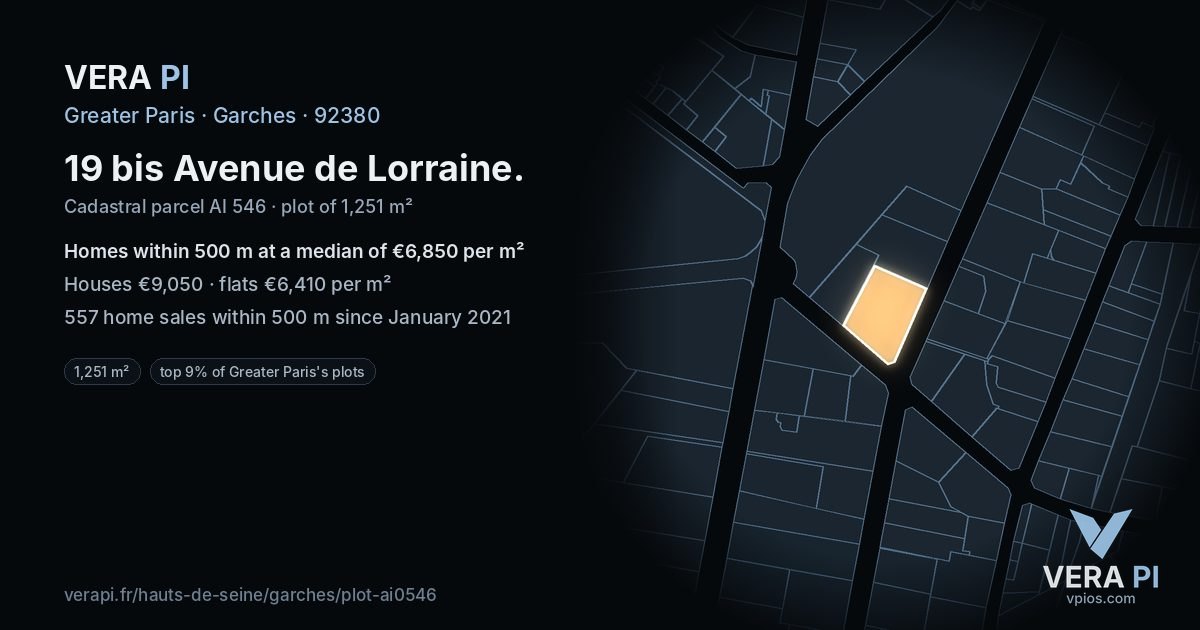 19 bis Avenue de Lorraine, Garches at night – the plot lit, the parcels around coloured by the prices near them