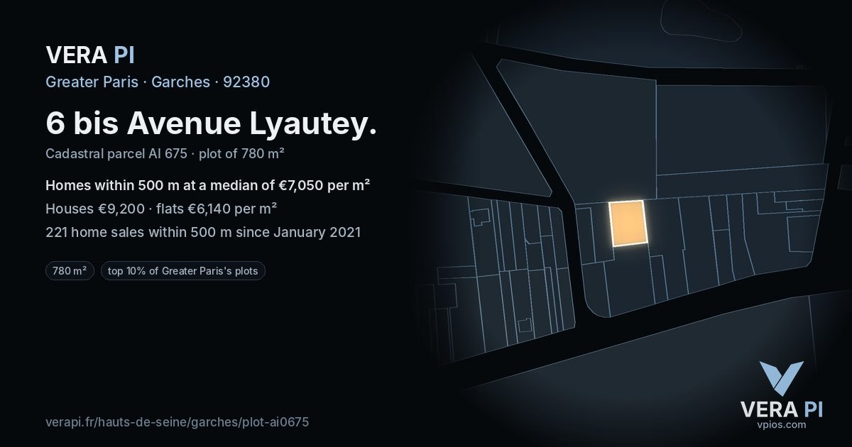 6 bis Avenue Lyautey, Garches at night – the plot lit, the parcels around coloured by the prices near them