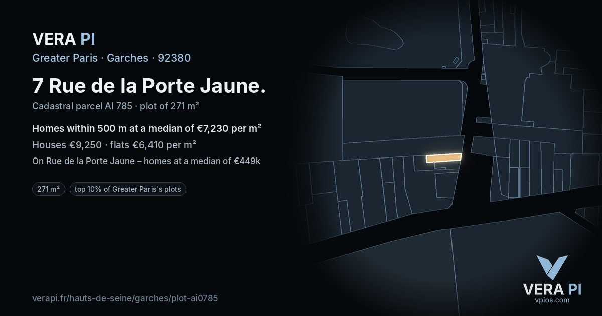 7 Rue de la Porte Jaune, Garches at night – the plot lit, the parcels around coloured by the prices near them