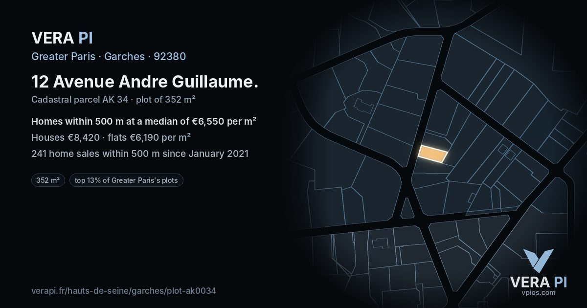 12 Avenue Andre Guillaume, Garches at night – the plot lit, the parcels around coloured by the prices near them