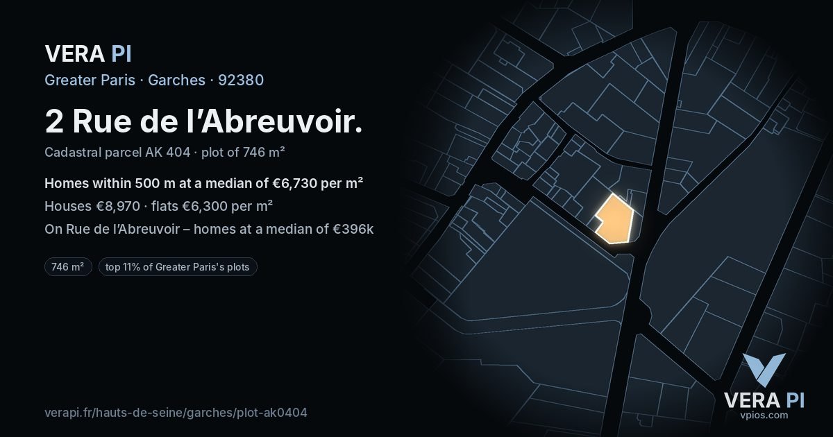 2 Rue de l’Abreuvoir, Garches at night – the plot lit, the parcels around coloured by the prices near them