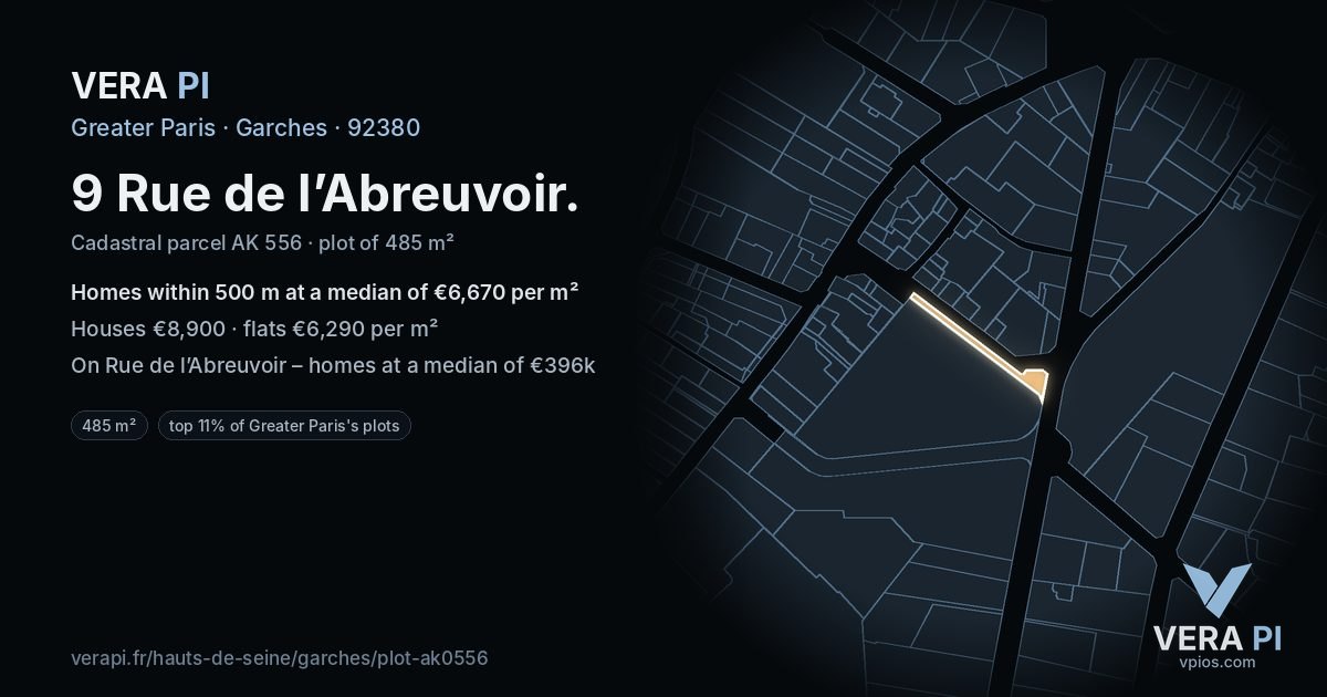 9 Rue de l’Abreuvoir, Garches at night – the plot lit, the parcels around coloured by the prices near them