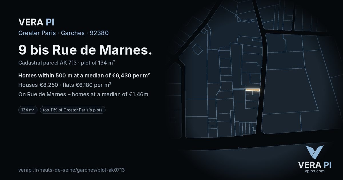 9 bis Rue de Marnes, Garches at night – the plot lit, the parcels around coloured by the prices near them