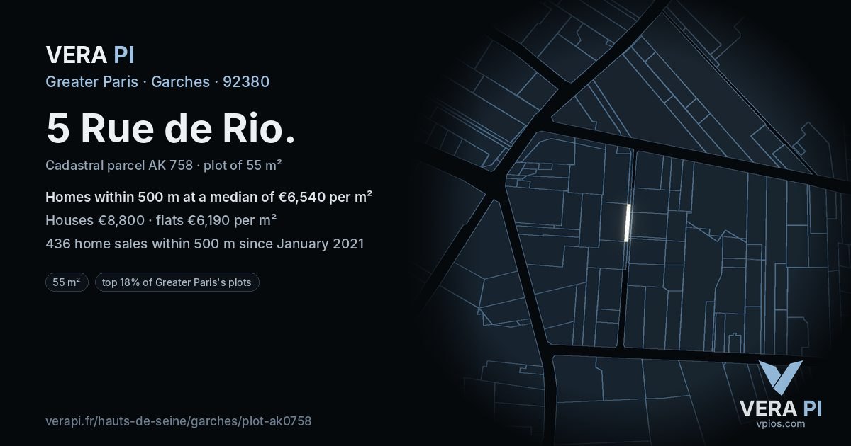 5 Rue de Rio, Garches at night – the plot lit, the parcels around coloured by the prices near them