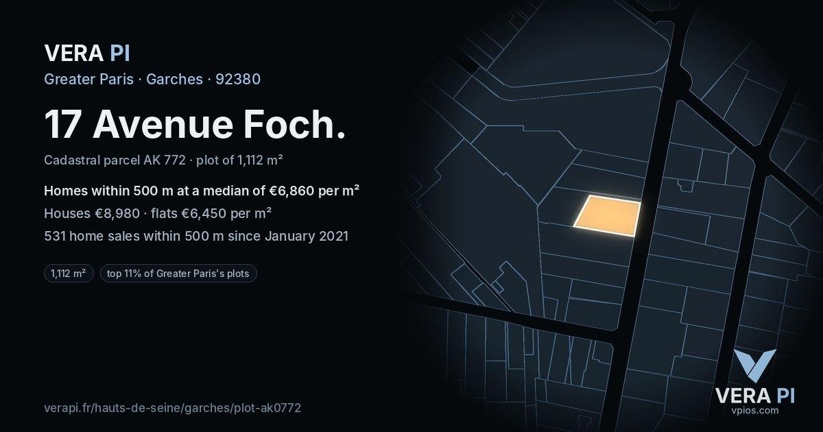 17 Avenue Foch, Garches at night – the plot lit, the parcels around coloured by the prices near them