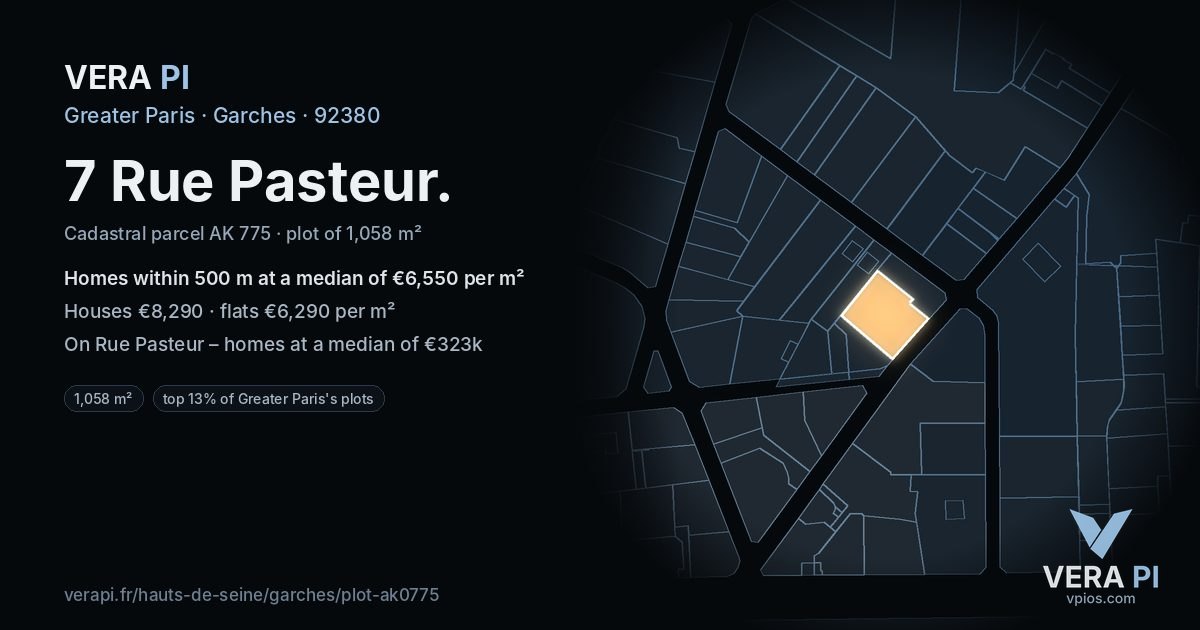 7 Rue Pasteur, Garches at night – the plot lit, the parcels around coloured by the prices near them