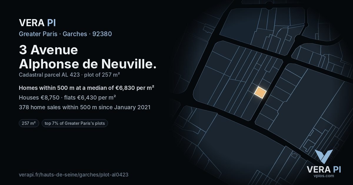 3 Avenue Alphonse de Neuville, Garches at night – the plot lit, the parcels around coloured by the prices near them