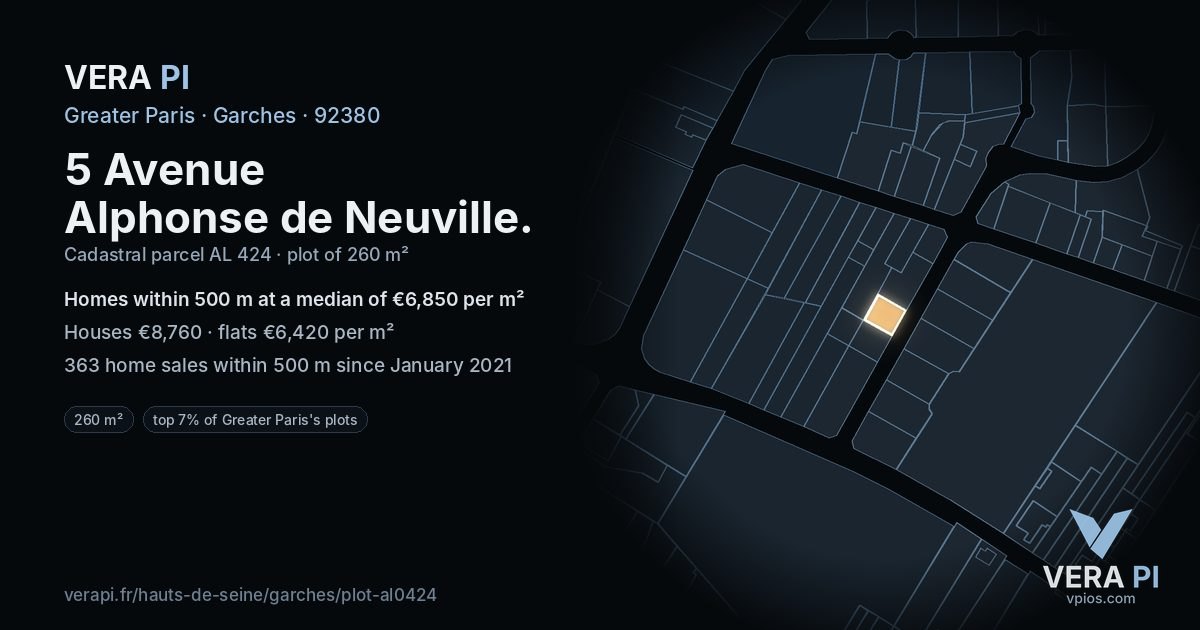 5 Avenue Alphonse de Neuville, Garches at night – the plot lit, the parcels around coloured by the prices near them