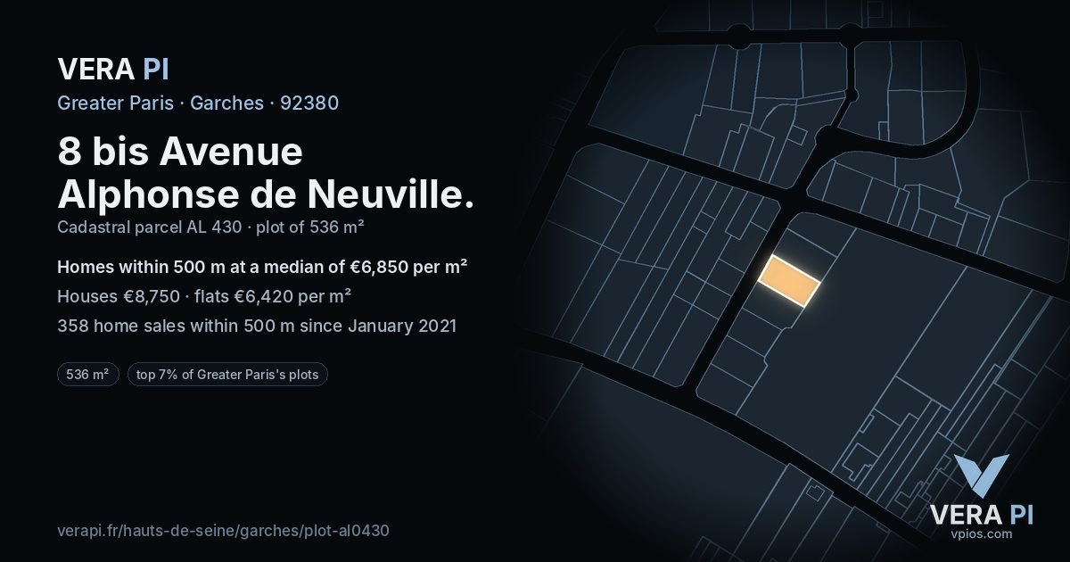 8 bis Avenue Alphonse de Neuville, Garches at night – the plot lit, the parcels around coloured by the prices near them