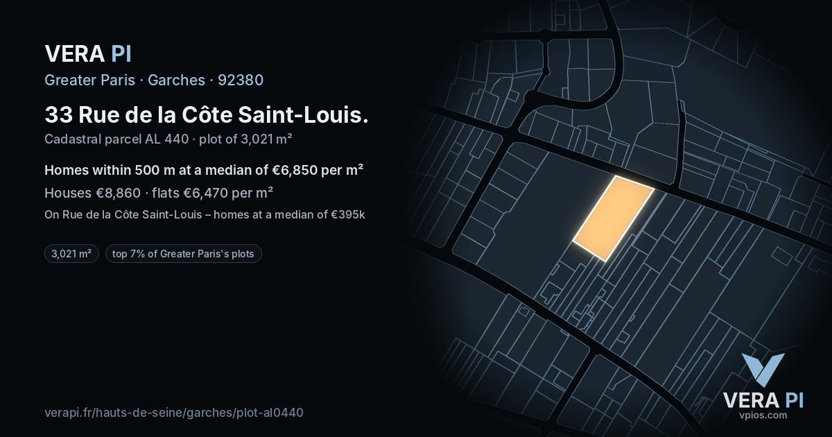 33 Rue de la Côte Saint-Louis, Garches at night – the plot lit, the parcels around coloured by the prices near them