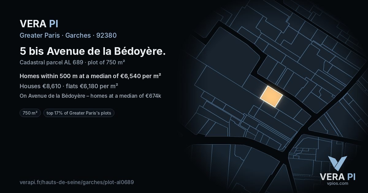 5 bis Avenue de la Bédoyère, Garches at night – the plot lit, the parcels around coloured by the prices near them