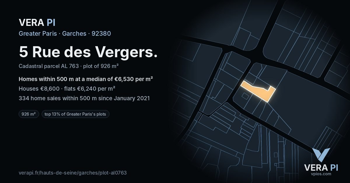5 Rue des Vergers, Garches at night – the plot lit, the parcels around coloured by the prices near them
