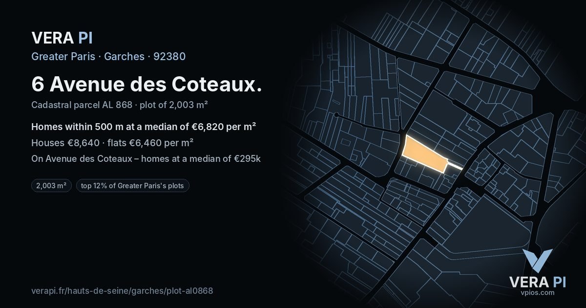 6 Avenue des Coteaux, Garches at night – the plot lit, the parcels around coloured by the prices near them