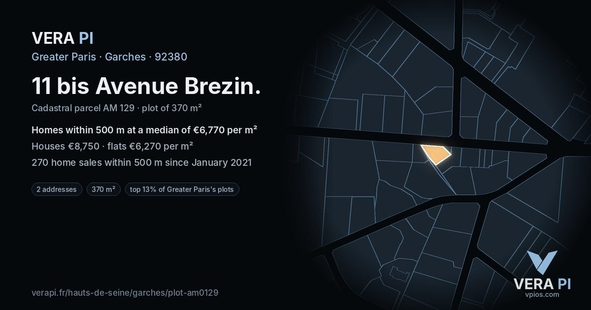 11 bis Avenue Brezin, Garches at night – the plot lit, the parcels around coloured by the prices near them