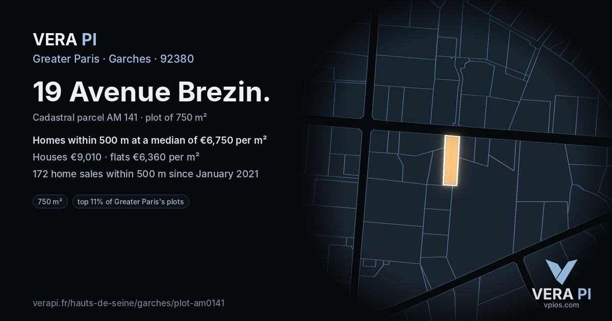 19 Avenue Brezin, Garches at night – the plot lit, the parcels around coloured by the prices near them