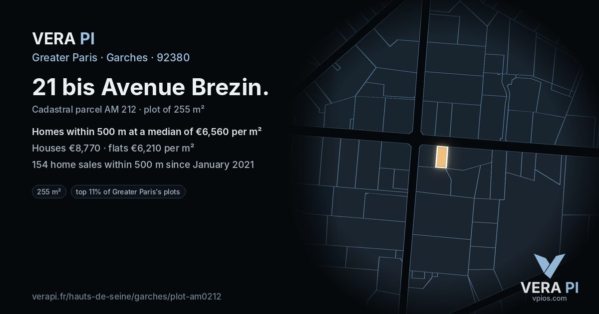 21 bis Avenue Brezin, Garches at night – the plot lit, the parcels around coloured by the prices near them