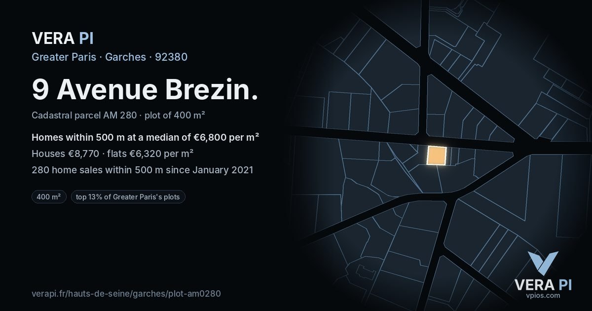 9 Avenue Brezin, Garches at night – the plot lit, the parcels around coloured by the prices near them