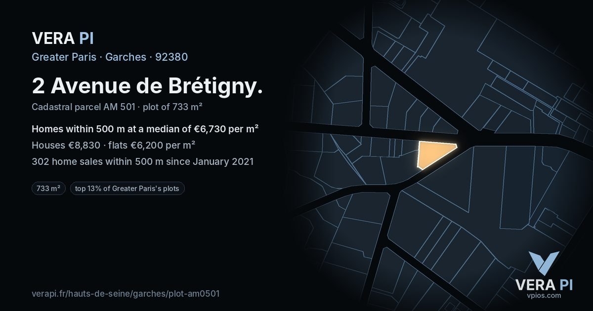 2 Avenue de Brétigny, Garches at night – the plot lit, the parcels around coloured by the prices near them