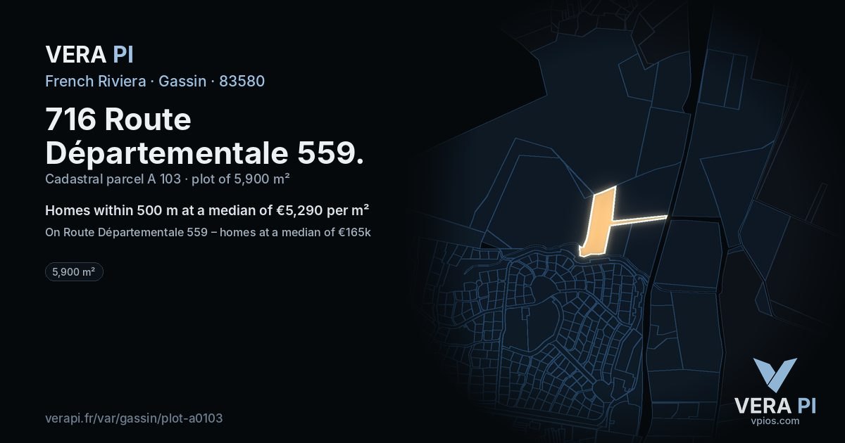 716 Route Départementale 559, Gassin at night – the plot lit, the parcels around coloured by the prices near them