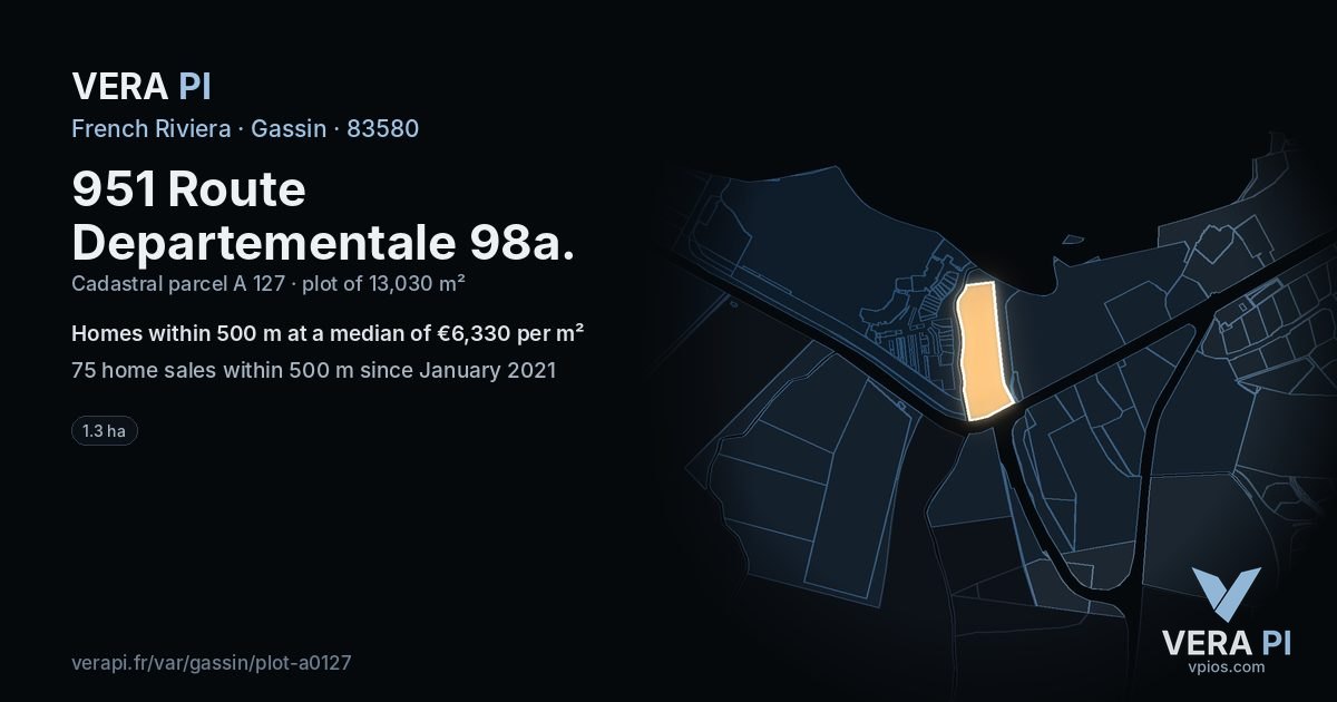 951 Route Departementale 98a, Gassin at night – the plot lit, the parcels around coloured by the prices near them