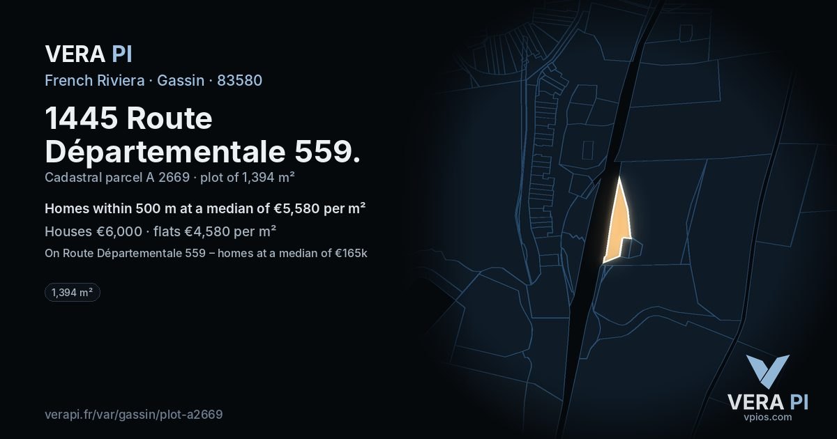 1445 Route Départementale 559, Gassin at night – the plot lit, the parcels around coloured by the prices near them