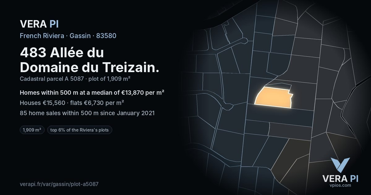 483 Allée du Domaine du Treizain, Gassin at night – the plot lit, the parcels around coloured by the prices near them