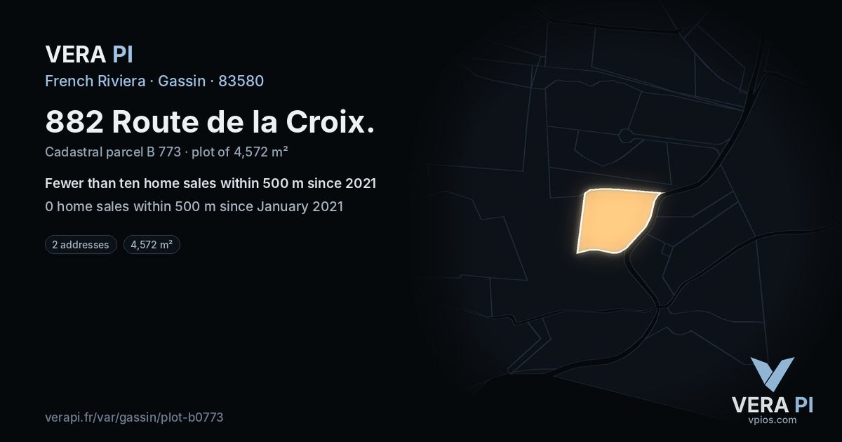 882 Route de la Croix, Gassin at night – the plot lit, the parcels around coloured by the prices near them