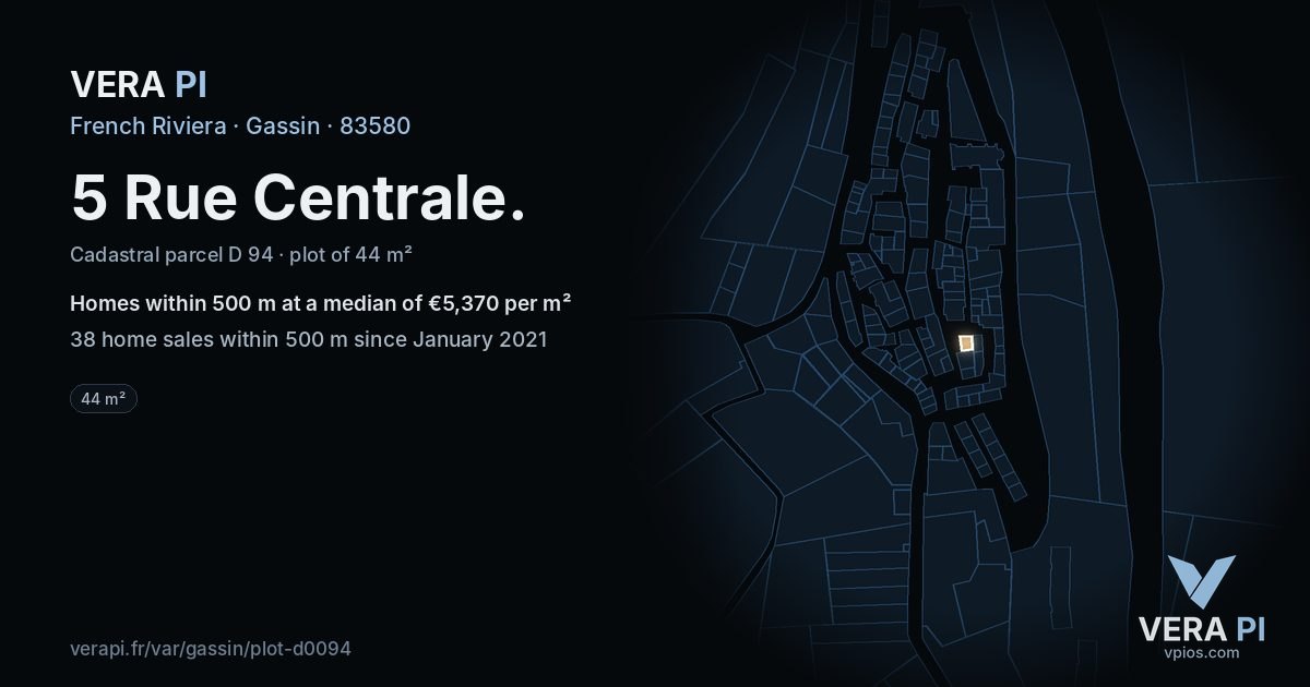 5 Rue Centrale, Gassin at night – the plot lit, the parcels around coloured by the prices near them
