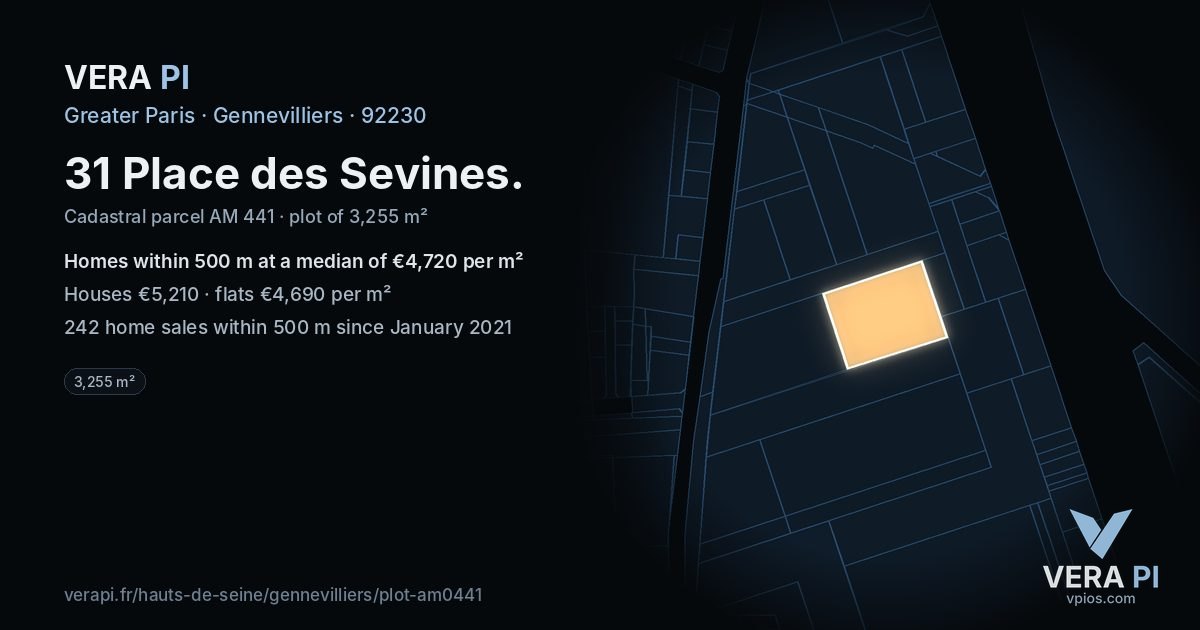 31 Place des Sevines, Gennevilliers at night – the plot lit, the parcels around coloured by the prices near them