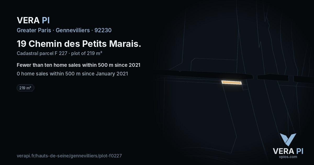 19 Chemin des Petits Marais, Gennevilliers at night – the plot lit, the parcels around coloured by the prices near them