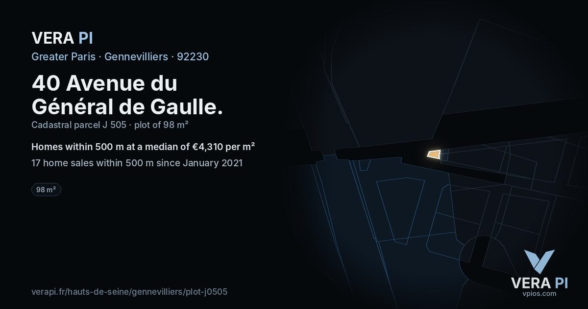 40 Avenue du Général de Gaulle, Gennevilliers at night – the plot lit, the parcels around coloured by the prices near them