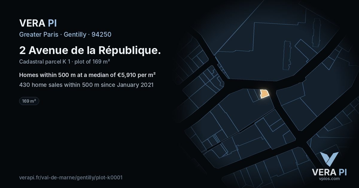 2 Avenue de la République, Gentilly at night – the plot lit, the parcels around coloured by the prices near them