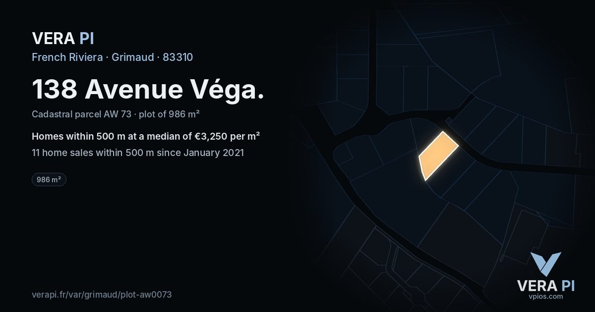 138 Avenue Véga, Grimaud at night – the plot lit, the parcels around coloured by the prices near them