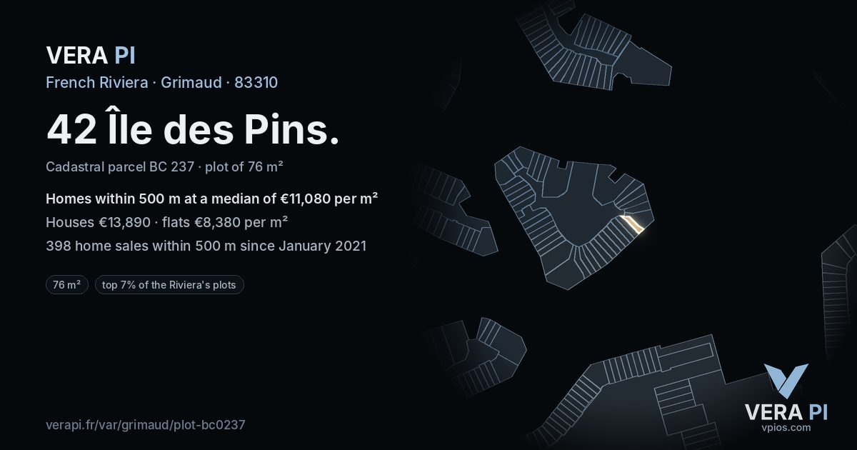 42 Île des Pins, Grimaud at night – the plot lit, the parcels around coloured by the prices near them
