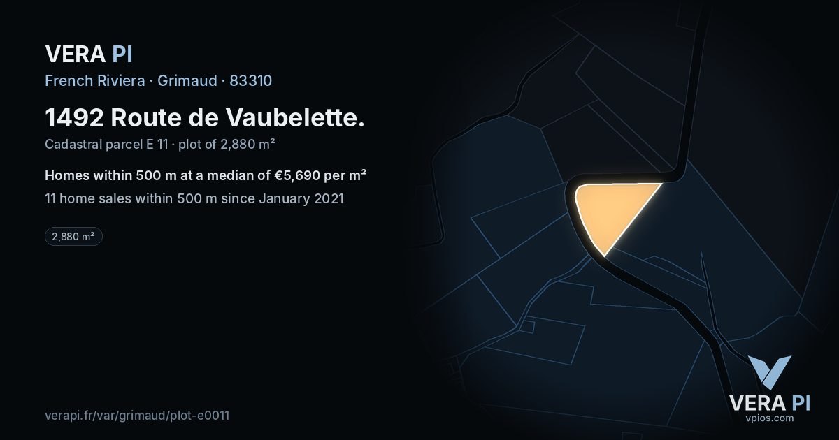 1492 Route de Vaubelette, Grimaud at night – the plot lit, the parcels around coloured by the prices near them