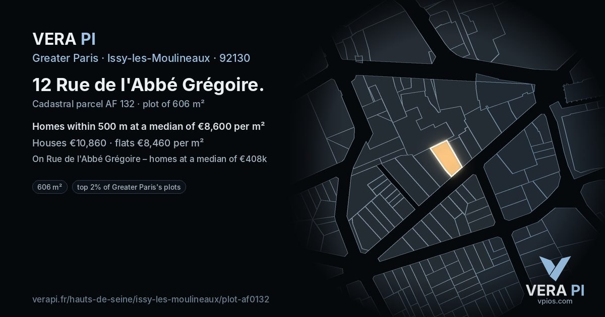 12 Rue de l'Abbé Grégoire, Issy-les-Moulineaux at night – the plot lit, the parcels around coloured by the prices near them