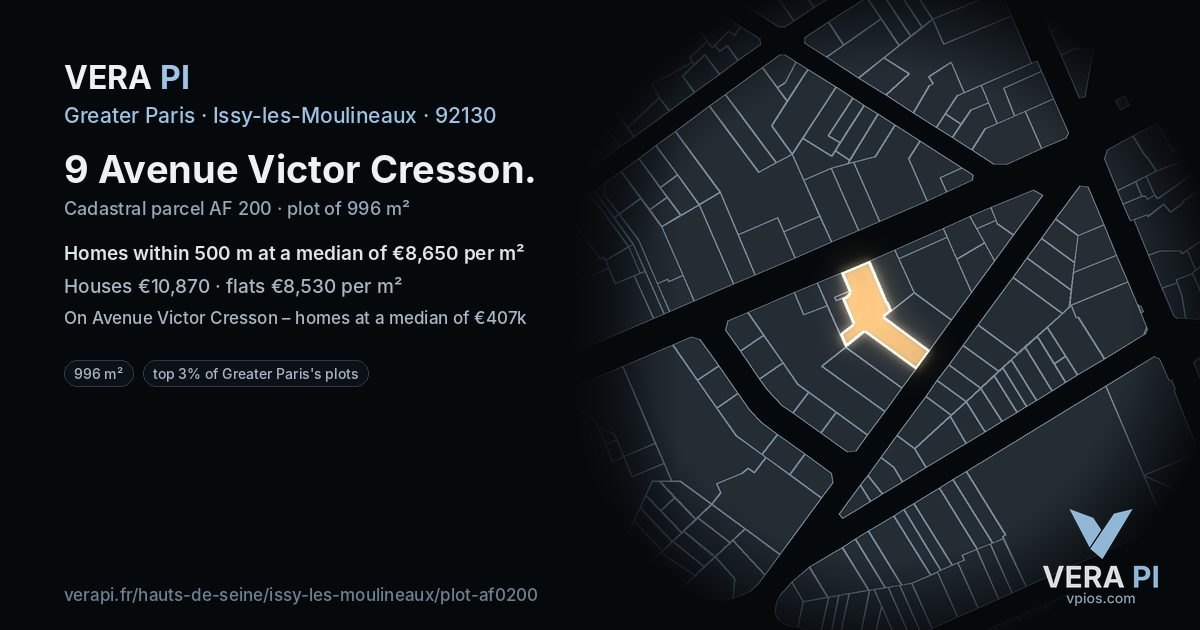 9 Avenue Victor Cresson, Issy-les-Moulineaux at night – the plot lit, the parcels around coloured by the prices near them