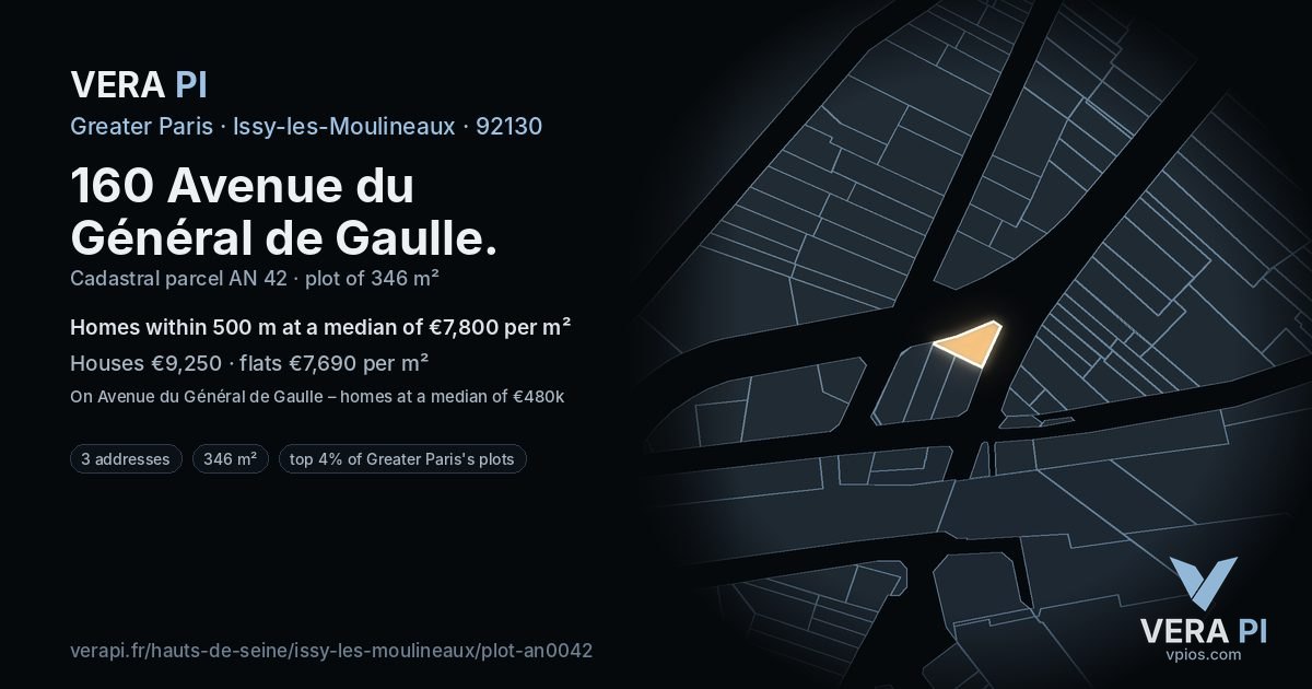160 Avenue du Général de Gaulle, Issy-les-Moulineaux at night – the plot lit, the parcels around coloured by the prices near them