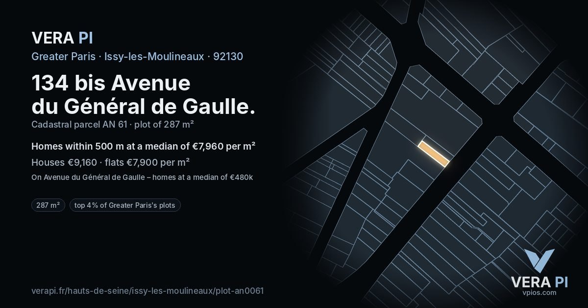134 bis Avenue du Général de Gaulle, Issy-les-Moulineaux at night – the plot lit, the parcels around coloured by the prices near them