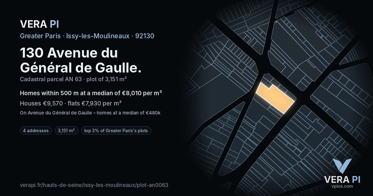 130 Avenue du Général de Gaulle, Issy-les-Moulineaux at night – the plot lit, the parcels around coloured by the prices near them