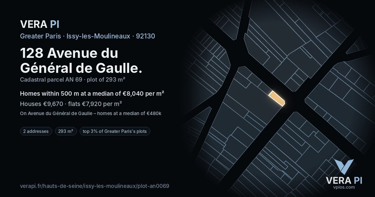 128 Avenue du Général de Gaulle, Issy-les-Moulineaux at night – the plot lit, the parcels around coloured by the prices near them